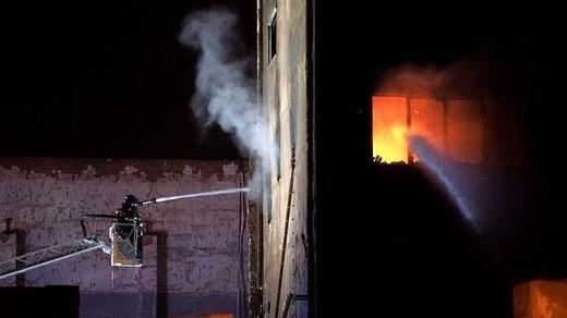 El incendio de la nave okupada en Badalona se salda con 3 muertos y varios heridos, 3 de ellos críticos
