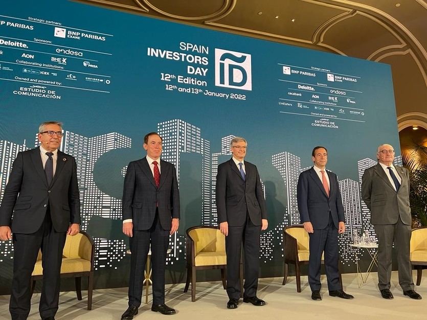 Gonzalo Gortázar, junto a otros participantes en el Spain Investors Day
