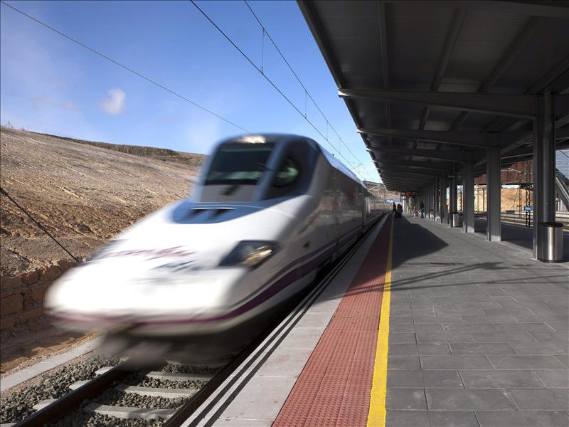 Fomento considera que la oferta de Cercanías entre Madrid y Guadalajara hace innecesario implantar lanzaderas