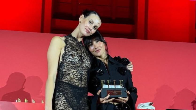 La cantante Aitana y la actriz Milena Smit en los Premios Elle