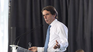 Aznar: "Sánchez está actuando como delegado de un prófugo; ha llegado el momento de decir basta ya"