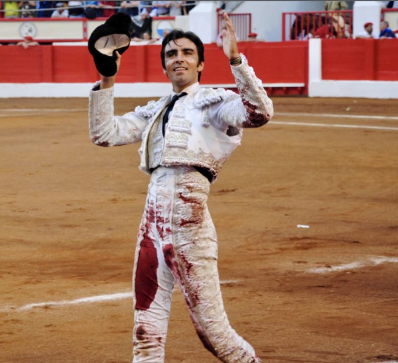 Feria de Santiago: Perera sale a hombres y Pablo Aguado pone el toreo caro