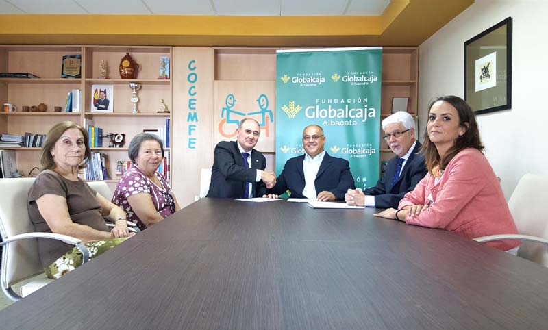La asociación de discapacitados Cocemfe de Albacete recibe el apoyo de Globalcaja