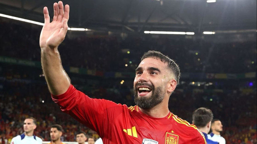 Dani Carvajal, celebrando un triunfo con España