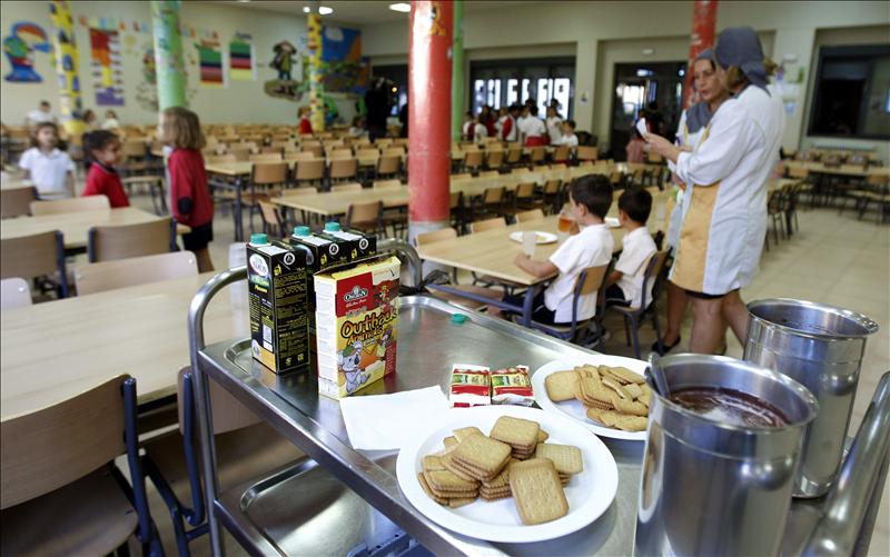 El Gobierno de Castilla-La Mancha habilitará ayudas para los ayuntamientos que decidan abrir los comedores escolares en verano