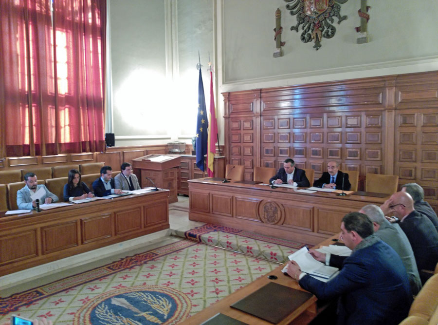 Declaran dos funcionarios en la Comisión de Investigación por los pisos de la Diputación de Toledo