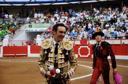 'El Cid' se despide feliz de Santander y De Justo triunfa con el toreo de verdad