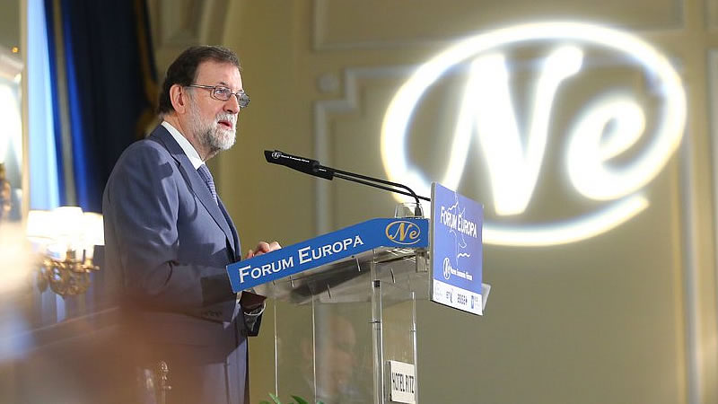 Rajoy: "Cuando se aplica la Constitución y la ley, ganamos todos"