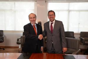 Renfe y la Empresa de Ferrocarriles del Estado de Chile firman un acuerdo de cooperación para estudiar futuras colaboraciones