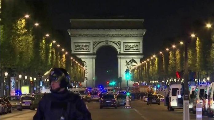 Un muerto por ataque con un cuchillo en el centro de París