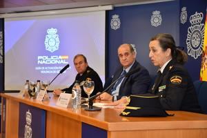 La Policía Nacional presenta una guía contra la violencia de género