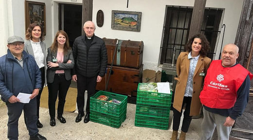 Primera entrega de alimentos a Cáritas Parroquial Santiago Apóstol de Villaviciosa de Odón por parte de Mercadona
