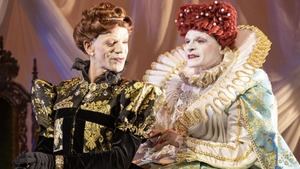 Crítica de la obra de teatro 'Dos tronos, dos reinas': amadas enemigas