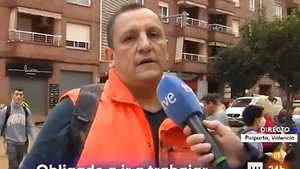 Un vecino afectado por la DANA se hace viral por ser obligado a trabajar apor su jefe