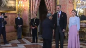 El embajador iraní le niega el saludo a la reina Letizia en el Palacio Real