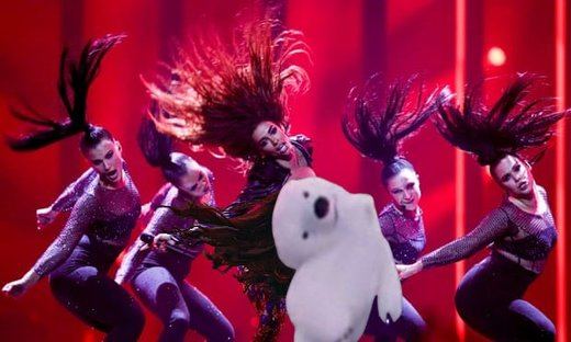 Los mejores memes y montajes del oso polar de la cabalgata de Cádiz