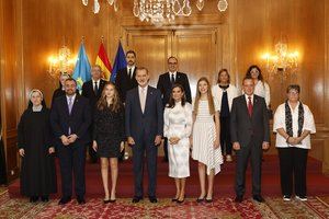 La reina Letizia corrige a los invitados un error de protocolo
