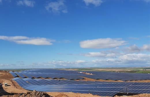 Iberdrola pone en marcha su primera planta fotovoltaica en Castilla-La Mancha