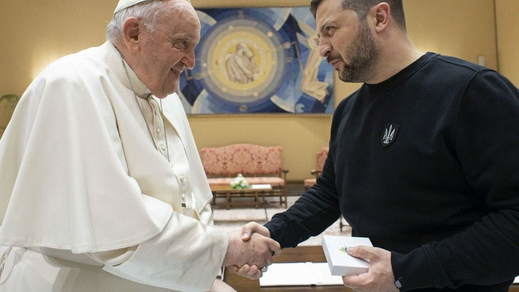 El Papa Francisco con Volodýmyr Zelensky, presidente de Ucrania