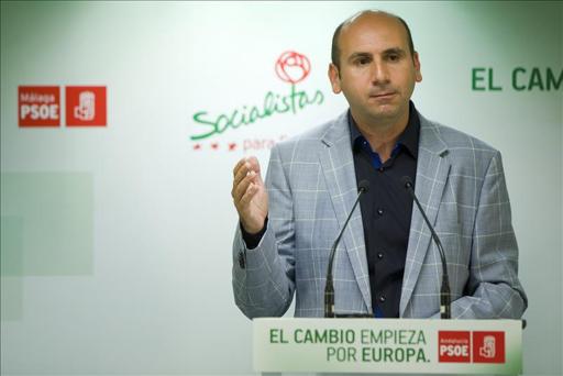 Citan a declarar al 'número tres' del PSOE andaluz en septiembre por una querella por prevaricación