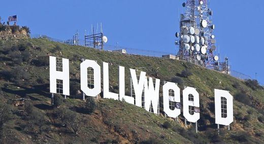 'Hollyweed': así lució el mítico cartel de Hollywood en año nuevo para festejar que la marihuana ya es legal