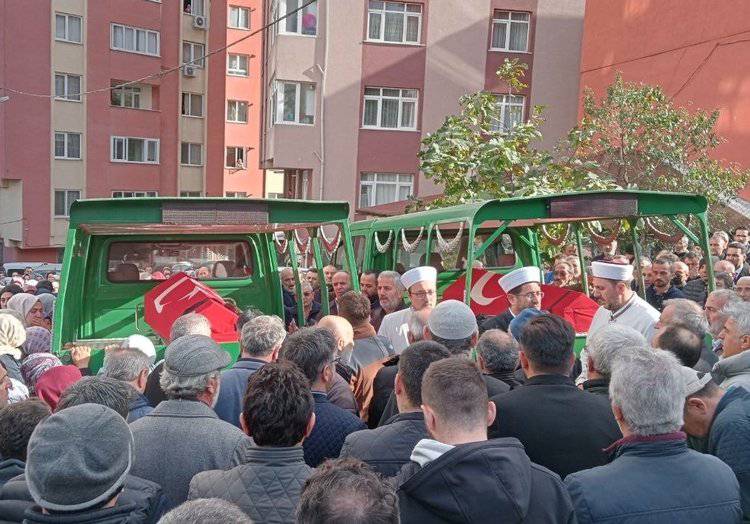Homenaje público a las víctimas del atentado en Estambul