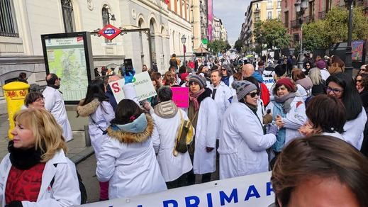 Sanitarios madrileños manifestandose por la huelga