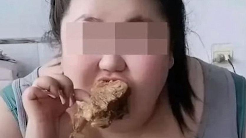 Influencer china fallecida por un reto viral de comer en exceso