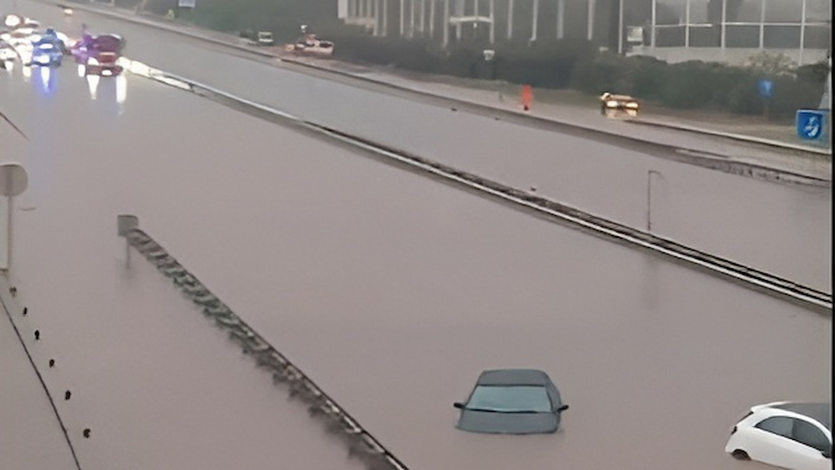 Carretera inundada en Barcelona