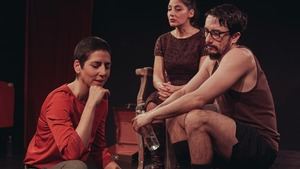 Crítica de la obra 'Neva': teatro y vida con humor de fondo