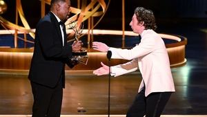 Los premios Emmy encumbran a 'Succession' y 'The Bear', que arrasan con empate a galardones