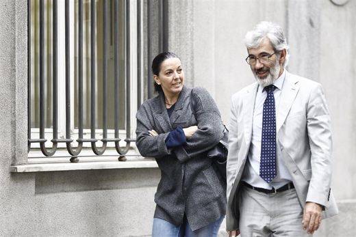 La alcaldesa acusada de quitar multas a amigos y familiares declara que 'no ha hecho nada'