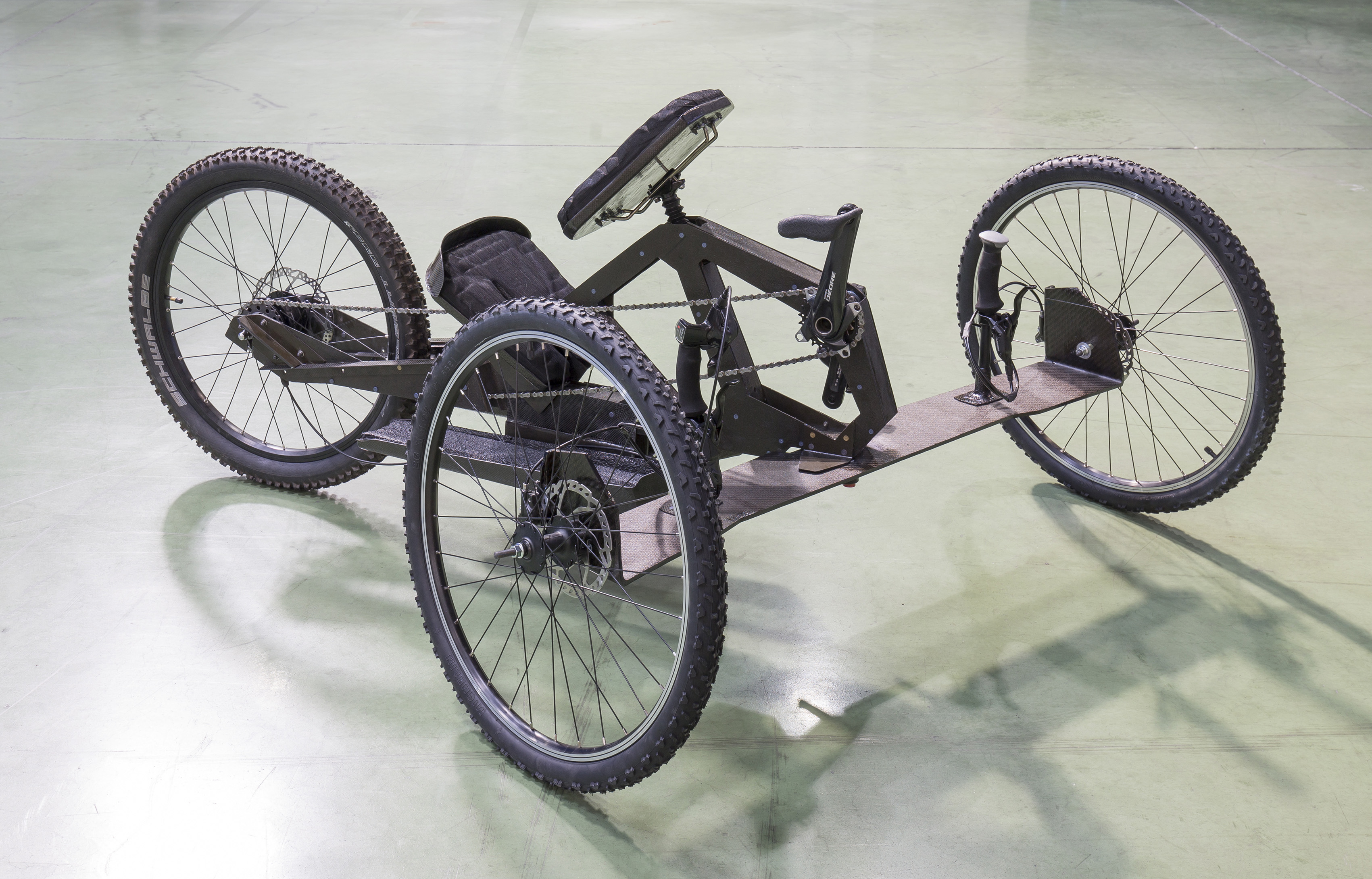 Airbus Illescas diseña una silla de ruedas que facilitará a los discapacitados coronar el Kilimanjaro