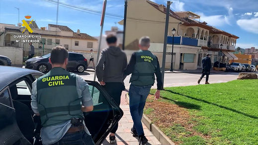 La Guardia Civil ha detenido a 102 personas por la estafa del 'hijo en apuros'