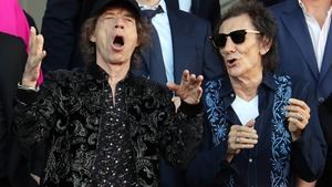 Mick Jagger y Ronnie Wood causan furor en Barcelona durante 'El Clásico'