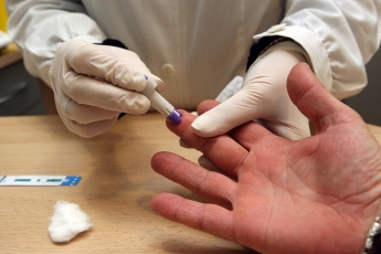 Cinco farmacias vascas incorporan el Programa de Test rápido de VIH y sífilis
