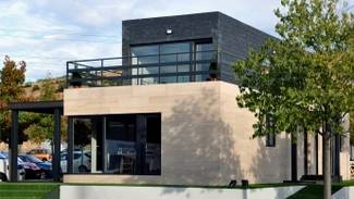 Casas Cube inaugura una nueva sede en el C.C. Xanadú