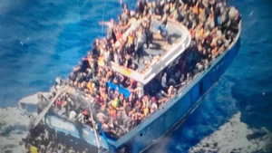 Un naufragio en Grecia deja cientos de desaparecidos en lo que podría ser la mayor tragedia del Mediterráneo