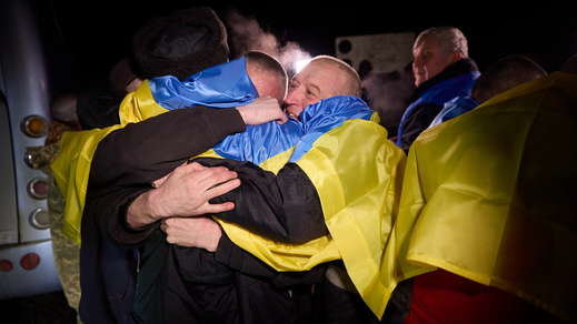 Prisioneros de guerra ucranianos rescatados