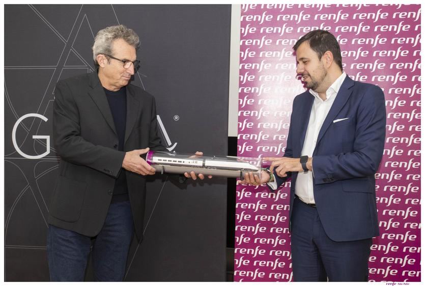 Mariano Barroso, presidente de la Academia de Cine; y Javier Marín, director de Comercial y Ventas de Renfe