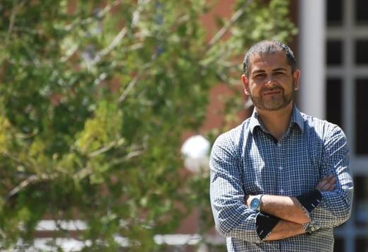 Roberto Antonio Serrano presenta candidatura a las primarias de Podemos para ser senador autonómico
