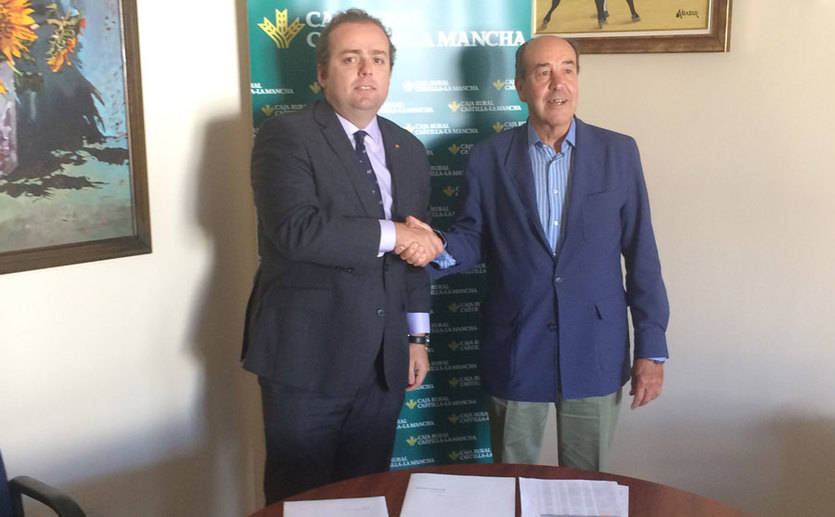 Caja Rural de Castilla-La Mancha ayudará a activar la venta de parcelas industriales en Santa Cruz de Mudela