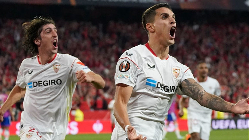 El Sevilla celebra el gol de Lamela