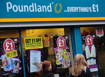 Escaparate de una de las tiendas Poundland en Reino Unido
