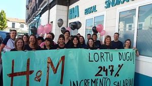 Las trabajadoras del H&amp;M de Pamplona logran una subida salarial del 24,7% tras 9 meses de huelga