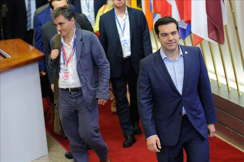 Tsipras quiere ver si en España ganan 'fuerzas parecidas' a Syriza antes de convocar elecciones