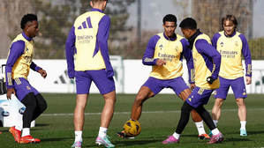 Mbappé... y poco más: los planes de fichajes y salidas del Real Madrid este verano