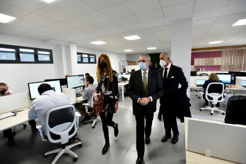 El presidente de Renfe inicia en Miranda de Ebro la ronda de visitas a los Centros de Competencias Digitales