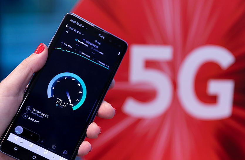 El Corte Inglés inicia la comercialización del primer servicio 5G de Vodafone