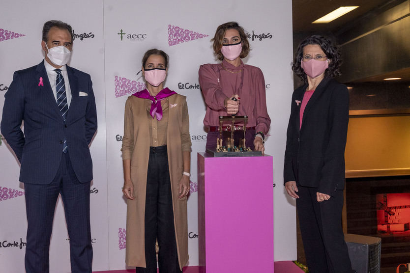 El Corte Inglés viste de rosa 21 de sus fachadas en apoyo al Día Mundial contra el Cáncer de Mama